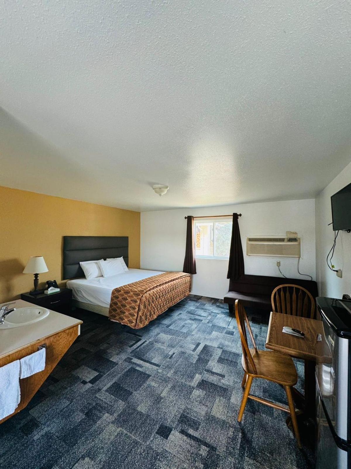 Americas Best Value Inn Salmon Exterior photo